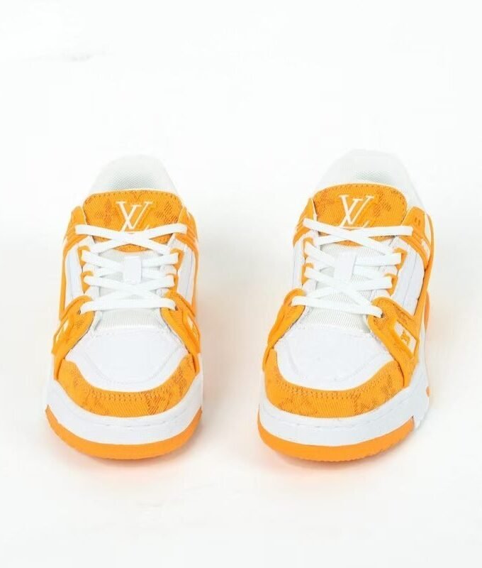 LV SNEAKERS