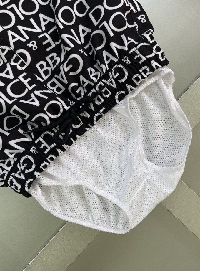 Dolce & Gabbana Kids
logo-print drawstring swim shorts