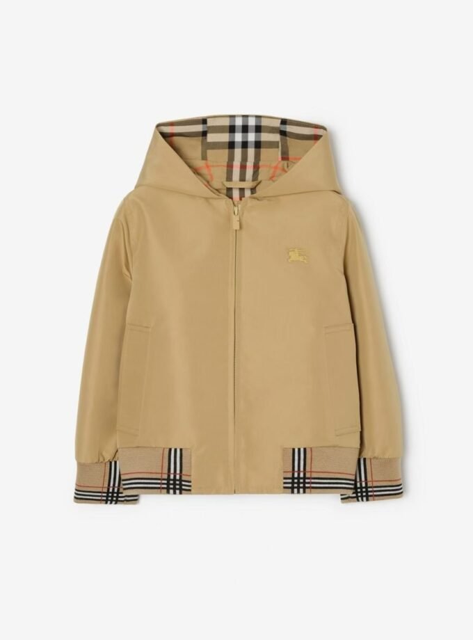 Burberry Kids
Beige coat with Vintage Check