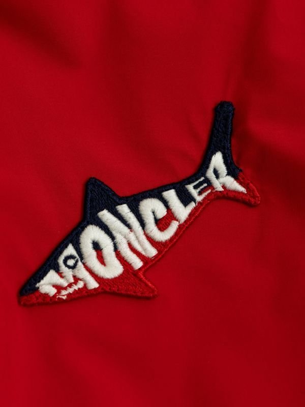 Moncler kids
reversible hooded jacket