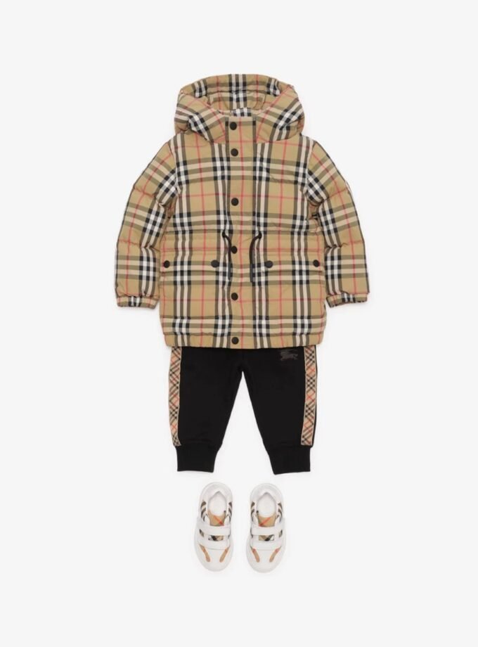 Burberry Kids
detachable faux-fur-trim check puffer coat